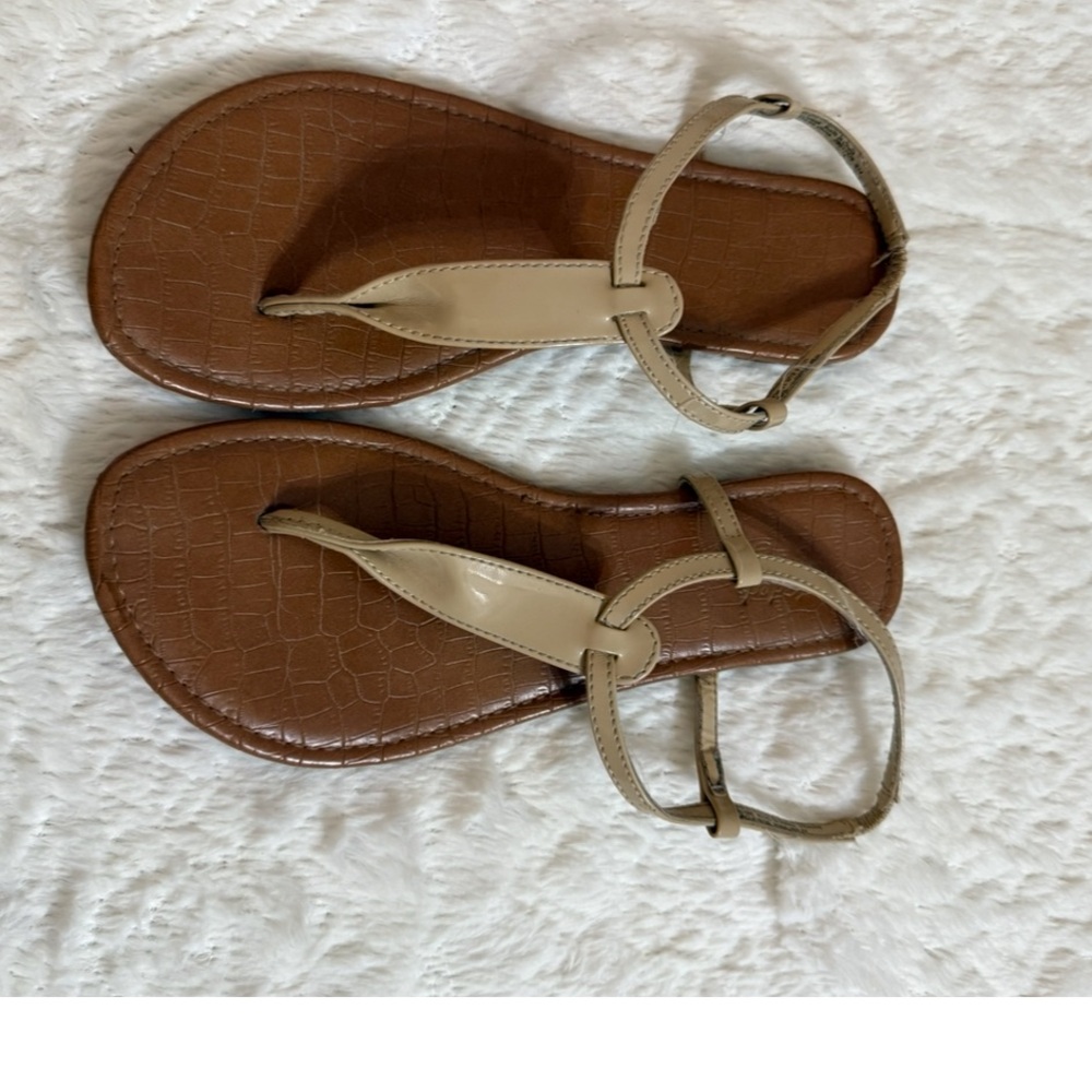 Leaving Soon- Get it Now! 
Faded Glory sandals. Like New size 6 - Picture 2 of 2
